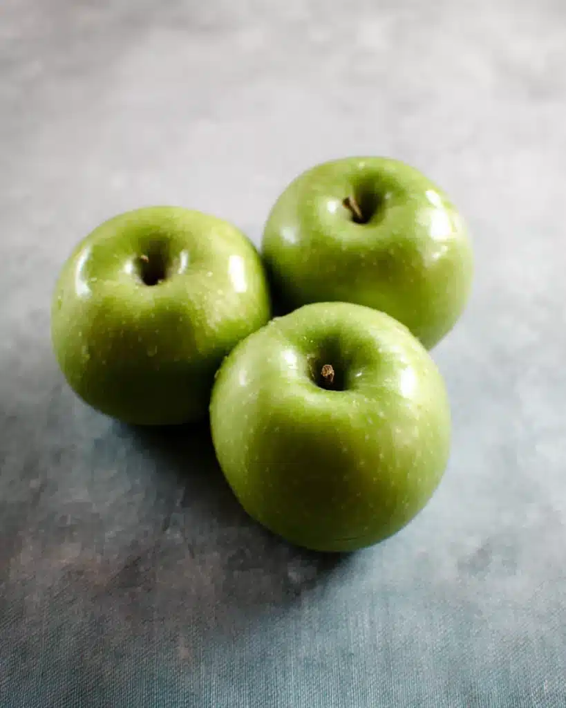 Apple Cheesecake Bars (Perfect for Thanksgiving) 2 Fresh Granny Smith apples for Apple Cheesecake Bars recipe